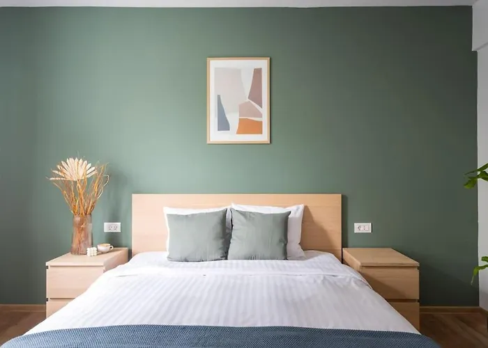 Charming - Center Бухарест